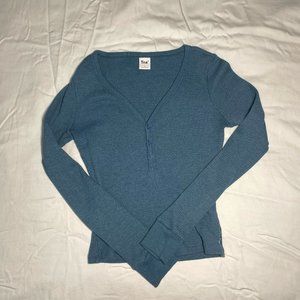 Aritzia Waffle V-Neck basic longsleeve (henley)